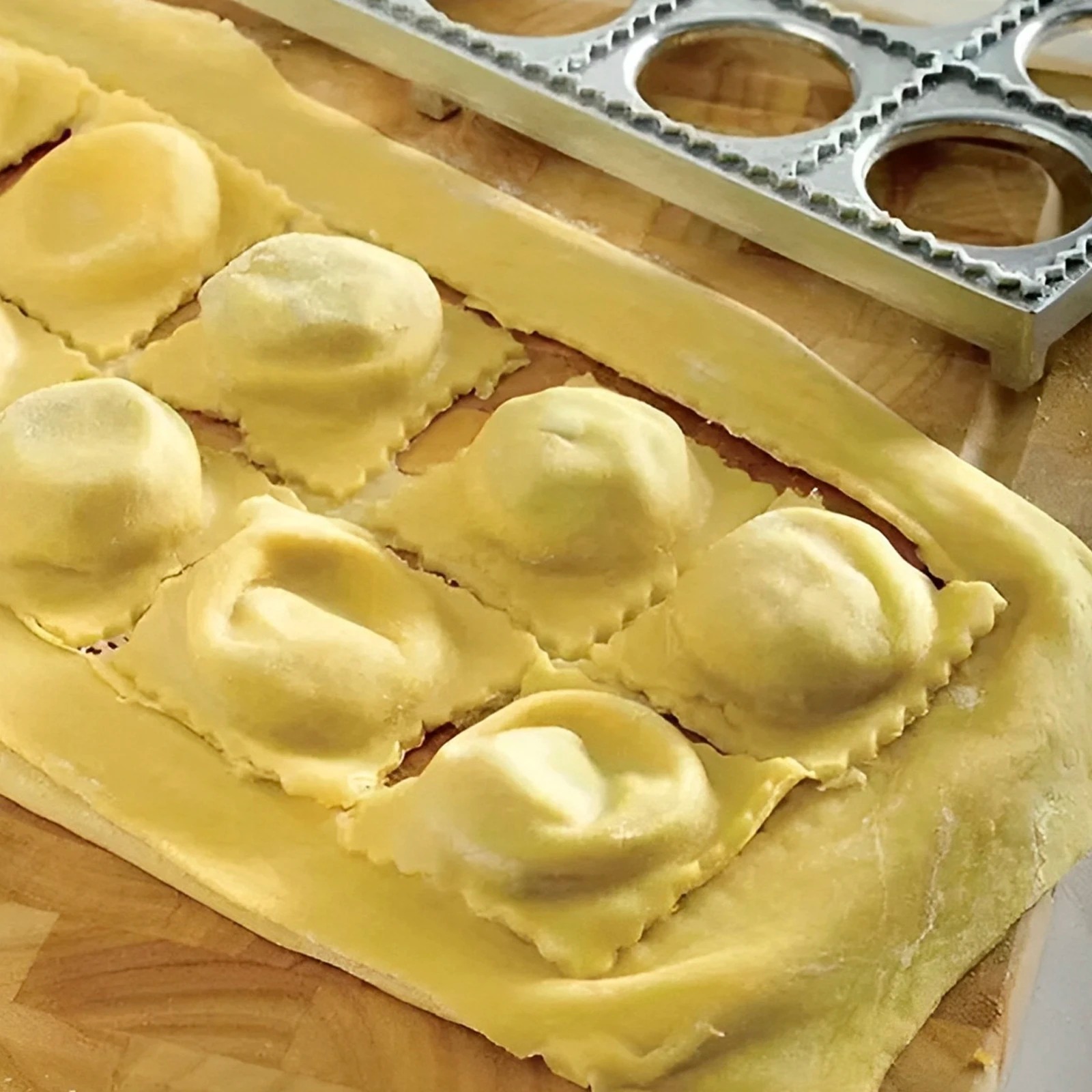 Dumpling Mold 12 Holes Ravioli - Kitchen Gadgets Pakistan review and price